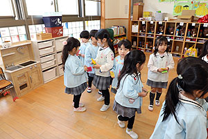 ３色のカードを集めようゲーム　ばら・ひまわり
