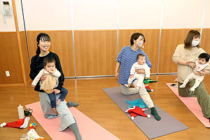ベビトレヨガ　「nicoly」