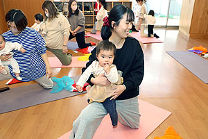 ベビトレヨガ　「nicoly」