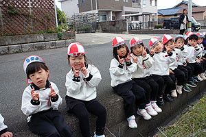 お散歩楽しかったね　電車見学　うさぎ・りす