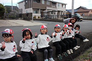 お散歩楽しかったね　電車見学　うさぎ・りす