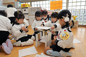 タワー作り対決　ひまわり・ばら
