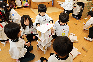タワー作り対決　ひまわり・ばら