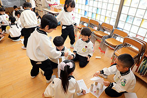 タワー作り対決　ひまわり・ばら