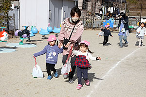 凧あげ　楽しかったね　ひよこ