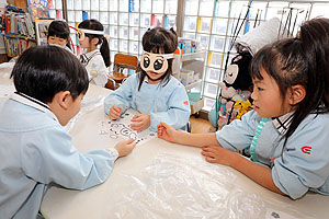 書き初め大会・福笑い　A