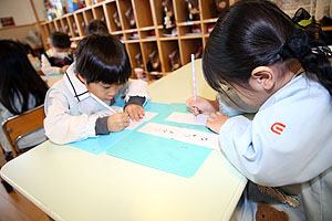 書初め大会　がんばったね！　年中組
