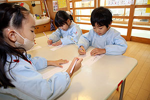 書初め大会　がんばったね！　年中組