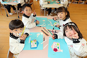 絵馬の制作　たんぽぽ