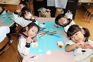 絵馬の制作　たんぽぽ