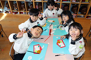絵馬の制作　たんぽぽ