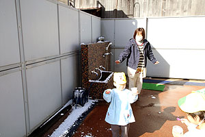 雪遊び　楽しかったね　あひる