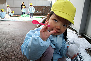 雪遊び　楽しかったね　あひる