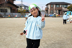 凧あげ　楽しかったね　ことり