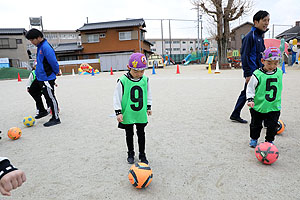 サッカー教室が開かれました　C