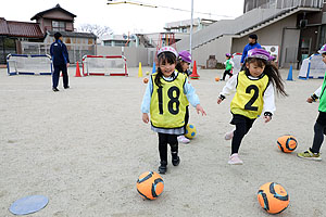 サッカー教室が開かれました　C