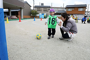 サッカー教室が開かれました　C