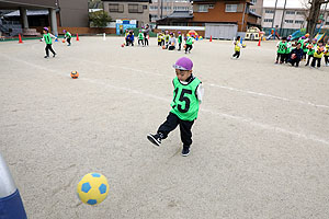 サッカー教室が開かれました　C