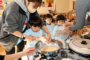 ホットケーキパーティ　　りす・こあら・きりん