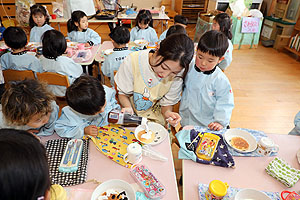 ホットケーキパーティ　　りす・こあら・きりん