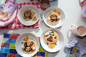 ホットケーキパーティ　　りす・こあら・きりん