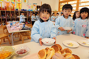 ホットケーキパーティ　　りす・こあら・きりん