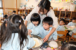 ホットケーキパーティ　　りす・こあら・きりん