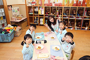 ホットケーキパーティ　　りす・こあら・きりん