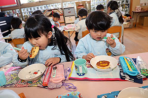 ホットケーキパーティ　　りす・こあら・きりん