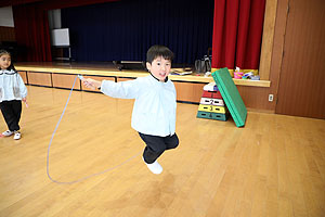 体操教室　ー縄跳びー　ひまわり