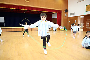 体操教室　ー縄跳びー　ひまわり