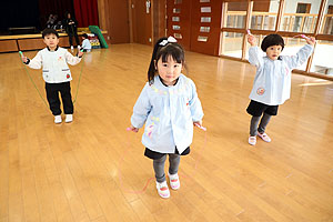 体操教室　ー縄跳びー　ひまわり