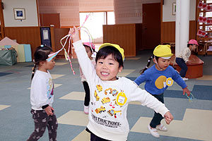 2月生まれの誕生会　ーしっぽとりー　ひよこ・あひる