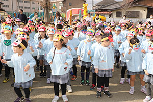 節分　みんなで豆まきをしました　全園児　　NO．1