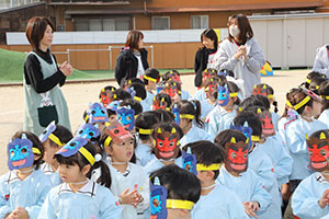 節分　みんなで豆まきをしました　全園児　　NO．1