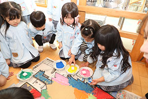 作品展かんばんの制作活動　　たんぽぽ