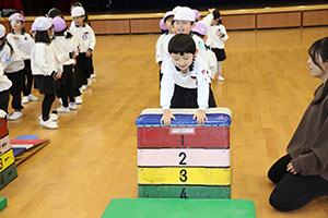 体操教室　ー跳び箱ー　すみれ