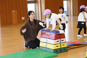 体操教室　ー跳び箱ー　すみれ
