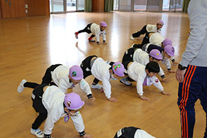 体操教室　ー跳び箱ー　すみれ