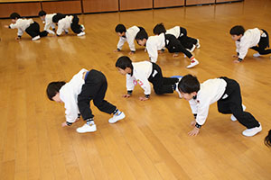 体操教室　ー跳び箱ー　ばら