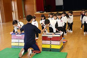 体操教室　ー跳び箱ー　ばら