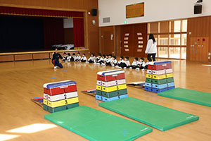 体操教室　ー跳び箱ー　ばら