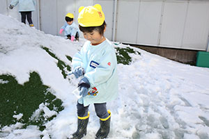 雪遊び楽しかったね　ひよこ・あひる