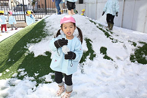 雪遊び楽しかったね　ひよこ・あひる