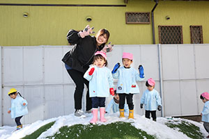 雪遊び楽しかったね　ひよこ・あひる