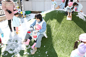 雪遊び楽しかったね　ひよこ・あひる