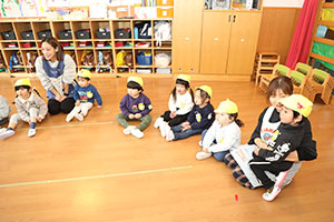 マラソンの表彰式が行われました　ひよこ・あひる