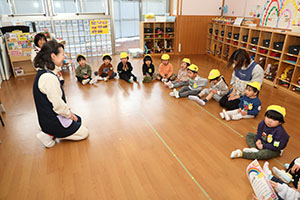 マラソンの表彰式が行われました　ひよこ・あひる