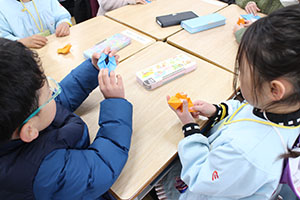 小学校で交流会が行われました　