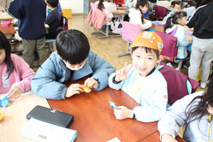 小学校で交流会が行われました　